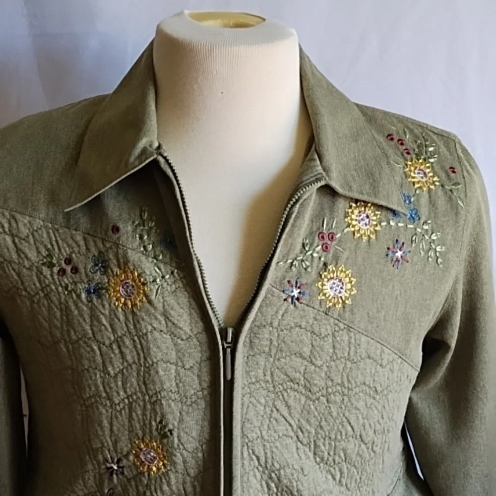 Alfred Dunner zip up jacket. Size 6 P - Picture 2 of 7